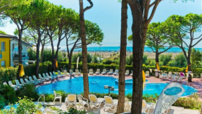  Park Hotel Pineta & Dependance Suite  Эраклея Маре